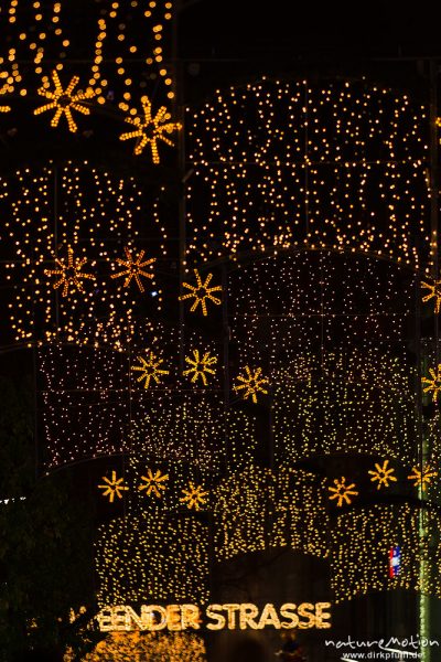 Weihnachtsbeleuchtung der Göttinger Fussgängerzone, Weender Strasse, Göttingen, Deutschland