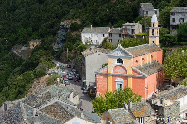 Dächer und Gebäude von Nonza, Cap Corse, Korsika, Frankreich