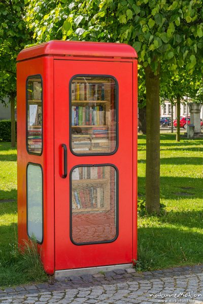 alte Telefonzelle, jetzt öffentliche Leihbücherei, Ellrich, Deutschland