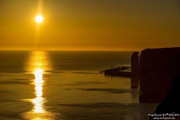 Sonnenuntergang an der Langen Anna, Helgoland, Deutschland