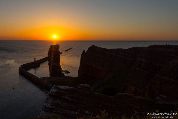 Sonnenuntergang an der Langen Anna, Helgoland, Deutschland