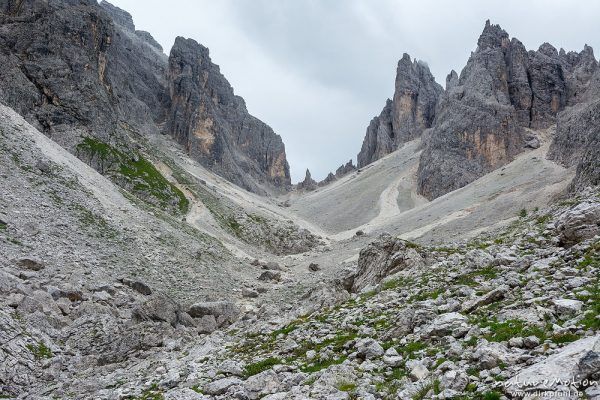 Wanderweg durch die Forc de la Neve, Candini di Misurina, Dolomiten, Italien