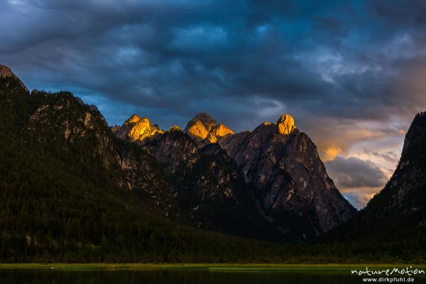 Toblacher See, Sonnenuntergang und Alpenglühen, Toblach, Italien