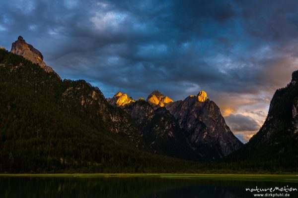 Toblacher See, Sonnenuntergang und Alpenglühen, Toblach, Italien