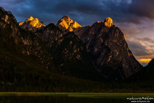 Toblacher See, Sonnenuntergang und Alpenglühen, Toblach, Italien