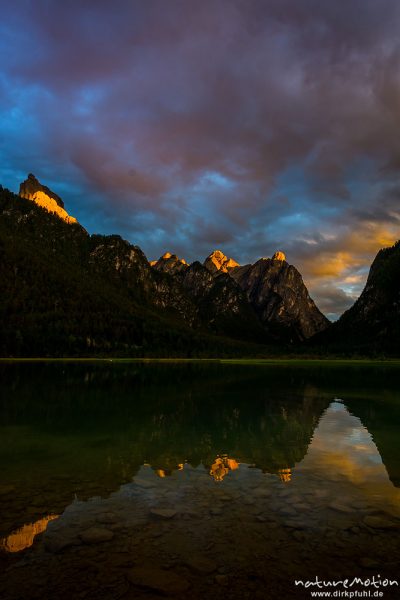 Toblacher See, Sonnenuntergang und Alpenglühen, Toblach, Italien