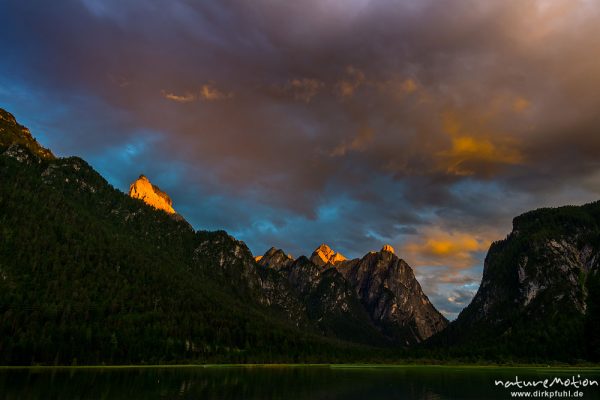 Toblacher See, Sonnenuntergang und Alpenglühen, Toblach, Italien