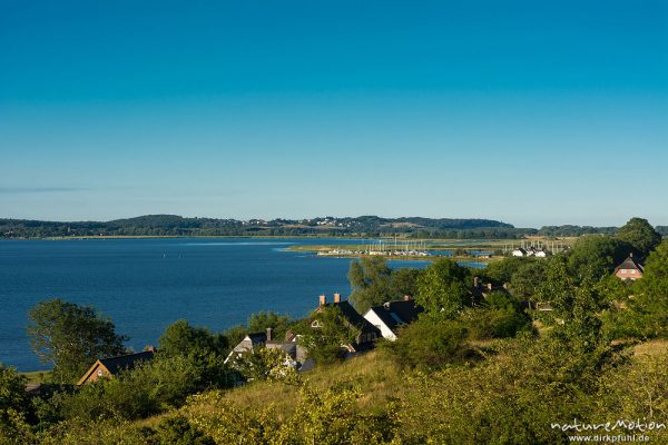 Häuser und Hafen von Gager, Rügen, Deutschland