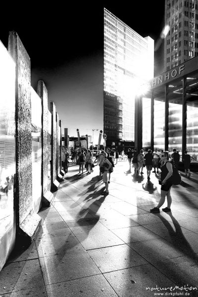 Reste der Berliner Mauer, Bahnhof Potsdamer Platz, Berlin, Deutschland