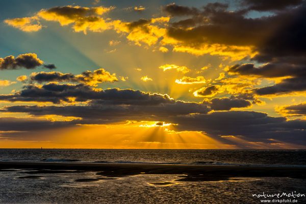 Sonnenuntergang über dem Meer, Hohes Riff, Borkum, Deutschland