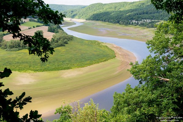 Edersee, sehr niedriger Wasserstand, Blick vom Krüppeleichenstieg, Waldeck, Deutschland