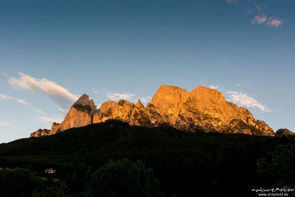 Schlern im Abendlicht, Alpenglühen, Völs am Schlern, Südtirol, Italien