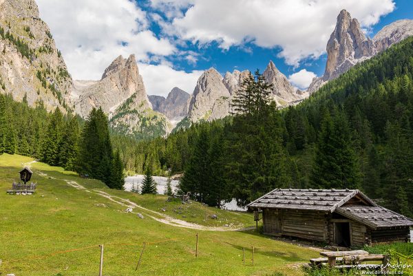 Rosengarten mit Grasleitenspitzen, Sattelspitze, Tscharminspitzen, Rechter Leger, Tscharmintal, Tiers (Südtirol), Italien