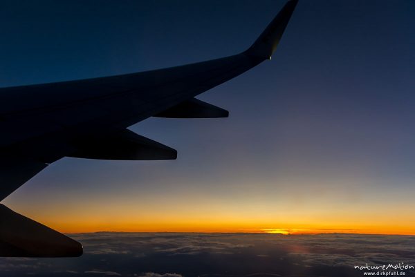 Flug über der Wolkendecke, Abendhimmel, , Deutschland