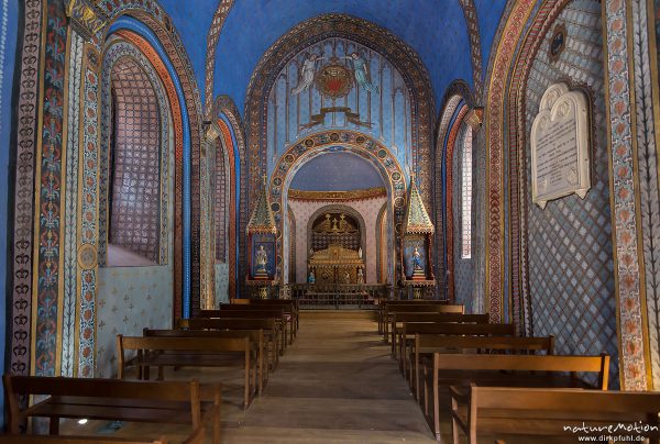 Chapelle Saint Saturnin, Bédouès, Innenraum mit farbigen Wandmalereien, Florac, Frankreich
