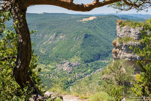 Blick auf Peyreleau, Felsformationen, Tal der Jonte, Felswanderung Schluchtenwelt bei le Rozier, Gorges de la Jonte, Le Rozier, Frankreich