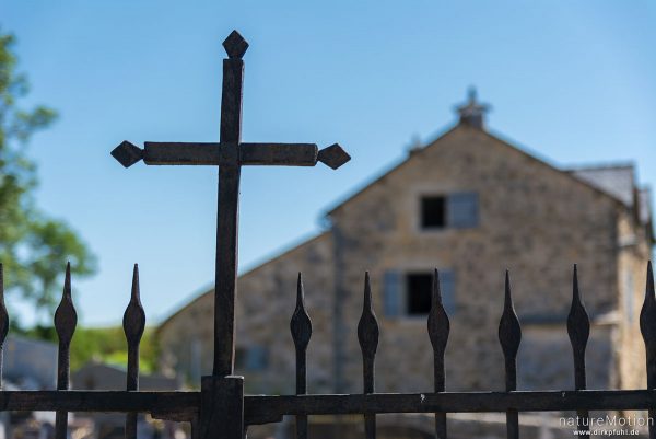 Grabkreuz, Kirche und Friedhof von Hures, Causees Mejean, Florac, Frankreich