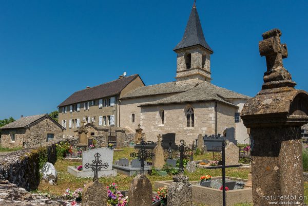 Kirche und Friedhof von Hures, Causees Mejean, Florac, Frankreich