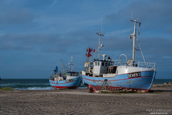 Fischerboote auf dem Strand, Thorup Strand, Dänemark