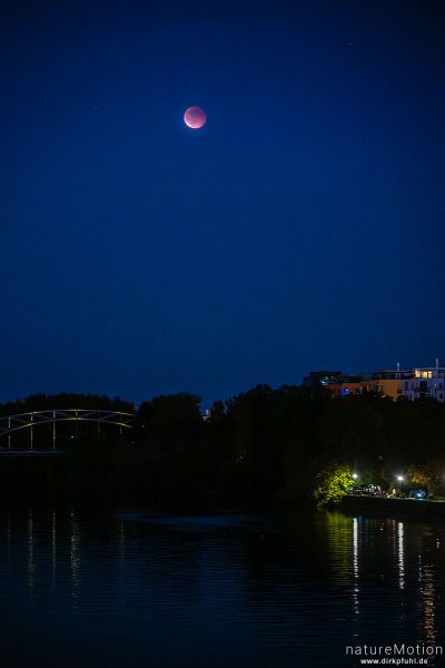 Mondfinsternis am Main, "Blutmond", Flößerbrücke, Frankfurt a.M., Deutschland