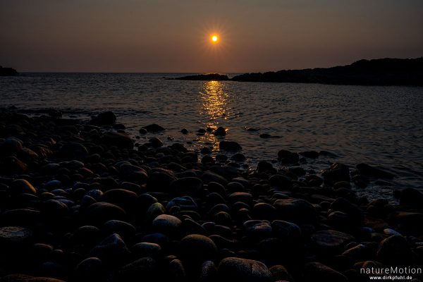 Sonnenuntergang über dem Felswatt, Findochty, Schottland