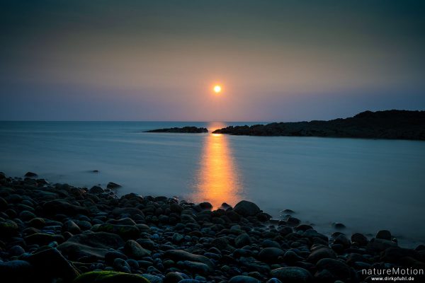 Sonnenuntergang über dem Felswatt, Findochty, Schottland