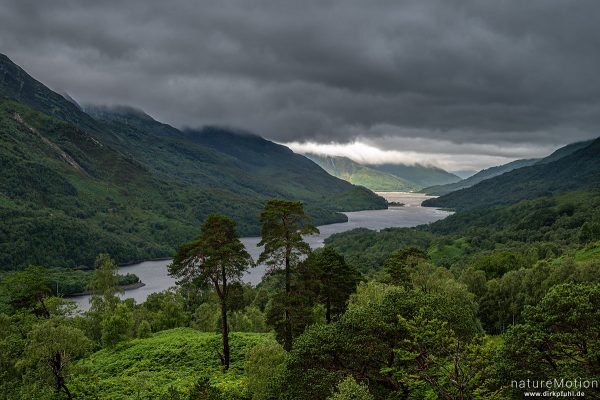 Tal des Loch leven, Regenwolken, Kinlochleven, Schottland