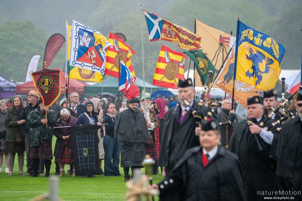 Mass Pipes and Drums, Einmarsch der Dudelsack Spielzüge, Highland Games Inverness, Inverness, Schottland