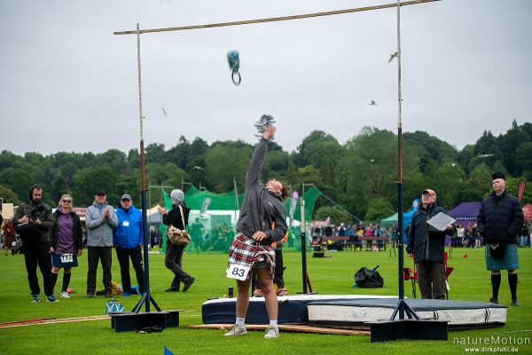 Weight for height oder Weight over bar, Frauenwettbewerb, Highland Games Inverness, Inverness, Schottland