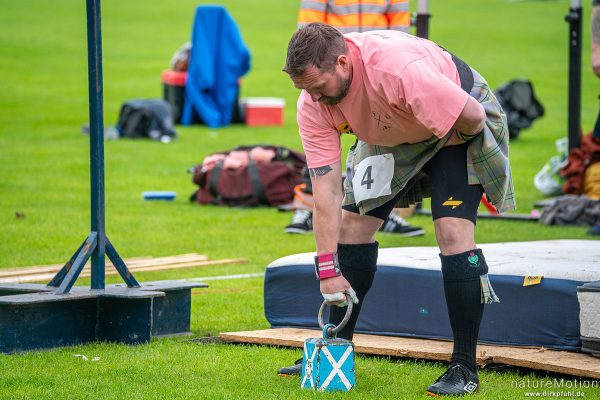 Weight for height oder Weight over bar, Männerwettbewerb, Highland Games Inverness, Inverness, Schottland