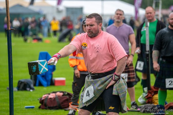 Weight for height oder Weight over bar, Männerwettbewerb, Highland Games Inverness, Inverness, Schottland