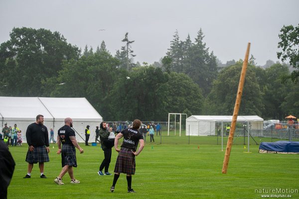 Tossing, Baumstammwerfen, Männerwettbewerb, Highland Games Inverness, Inverness, Schottland