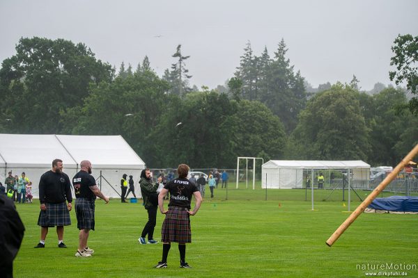 Tossing, Baumstammwerfen, Männerwettbewerb, Highland Games Inverness, Inverness, Schottland