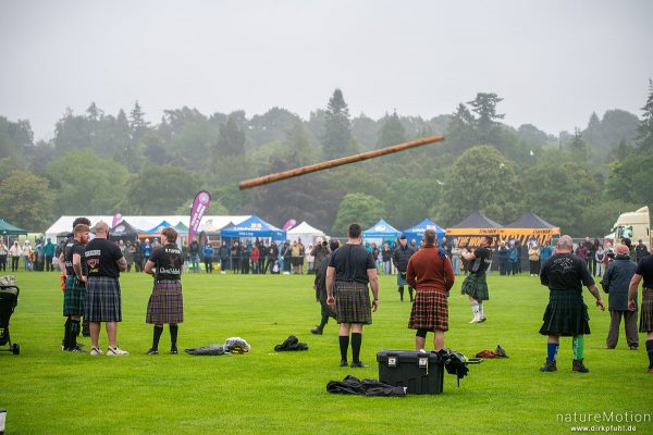 Tossing, Baumstammwerfen, Männerwettbewerb, Highland Games Inverness, Inverness, Schottland