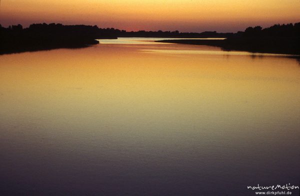 See mit gespiegeltem Abendrot, Laascher See bei Gartow, Wendland, Deutschland