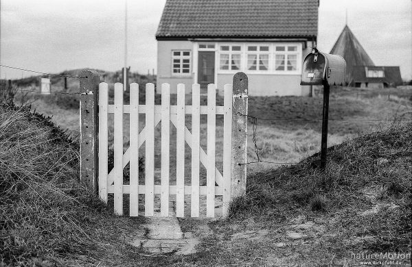 Tor mit Briefkasten, Spiekeroog, Deutschland