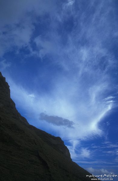 Wolken über Berghang, Valle Gran Rey, Gomera, Spanien
