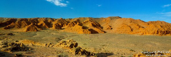 Sandsteinklippen von Bayanzag, stark erodierter, roter Sandstein, nahe des Panäontologen-Camps, Bayanzag, Mongolei