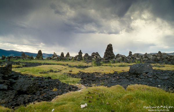 Steinsäulen aus Lava, Himmel, Vulkan Chorgo, Teijin-Tsagan-Nuur, Mongolei, ,