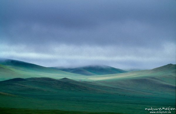 regenverhangene Steppe, südlich von Ulaanbaatar, Ulaanbaatar - Ulan Bator, Mongolei