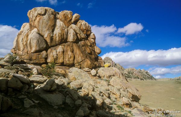 bizarre Felsformation, vermutlich Reste erkalteteten Vulkangesteins, Changai, Mongolei