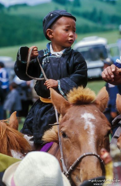 kleiner Junge auf Pferd, Mongolei, , Mongolei