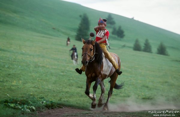 junger Reiter auf Pferd, Zielleinlauf, Ulaanbaatar – Ulan Bator, Mongolei