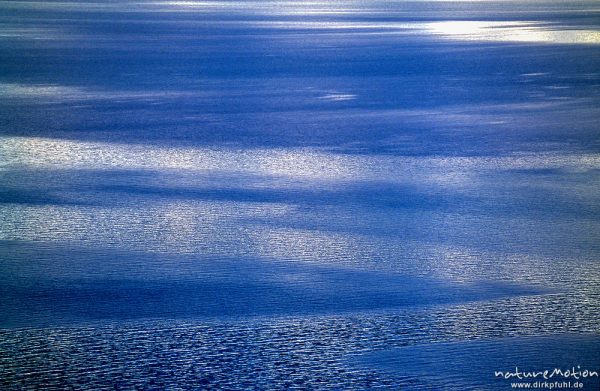 Muster auf der Wasseroberfläche, Wind und Licht, Chowsgöl Nuur, Mongolei