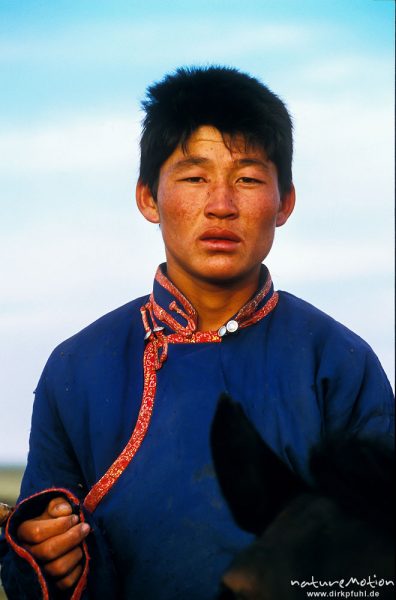 junger Mann auf Pferd, Deel, Wüste Gobi, Mongolei