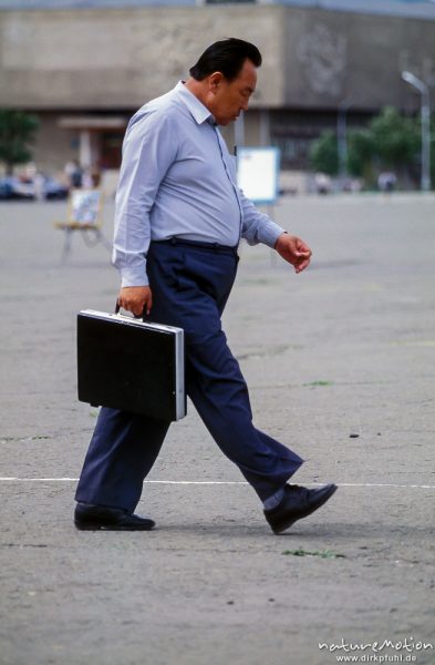 Geschäftsmann mit Bauch, Beamtenfigur, Suchbataar-Platz, ,