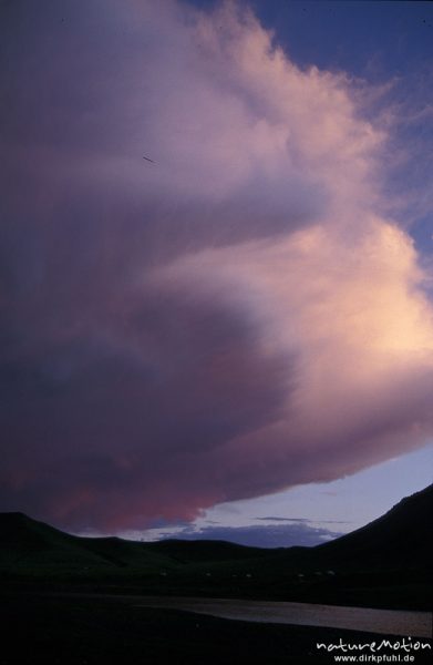 Sonnenuntergang, Wolkenturm über Orchon-Fluß, rot angestrahlt, ,