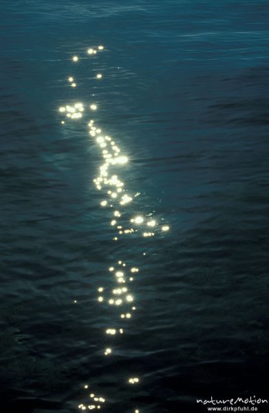 Sonnenreflexe auf Wasseroberfläche, Mittelmeer, Sougia, Kreta, Griechenland