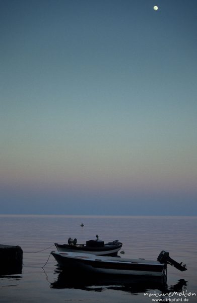 Fischerboote im Abendlicht, Mond, Lutro, Kreta, Griechenland