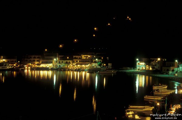 Hafen von Lutro, Lichter am Abend, Kreta, Griechenland